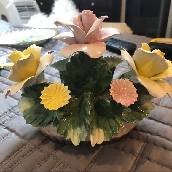 Capidimonte Baonu I.I.E. Exclusive Porcelain Bouquet Delicate EUC Vintage - Picture 2 of 13